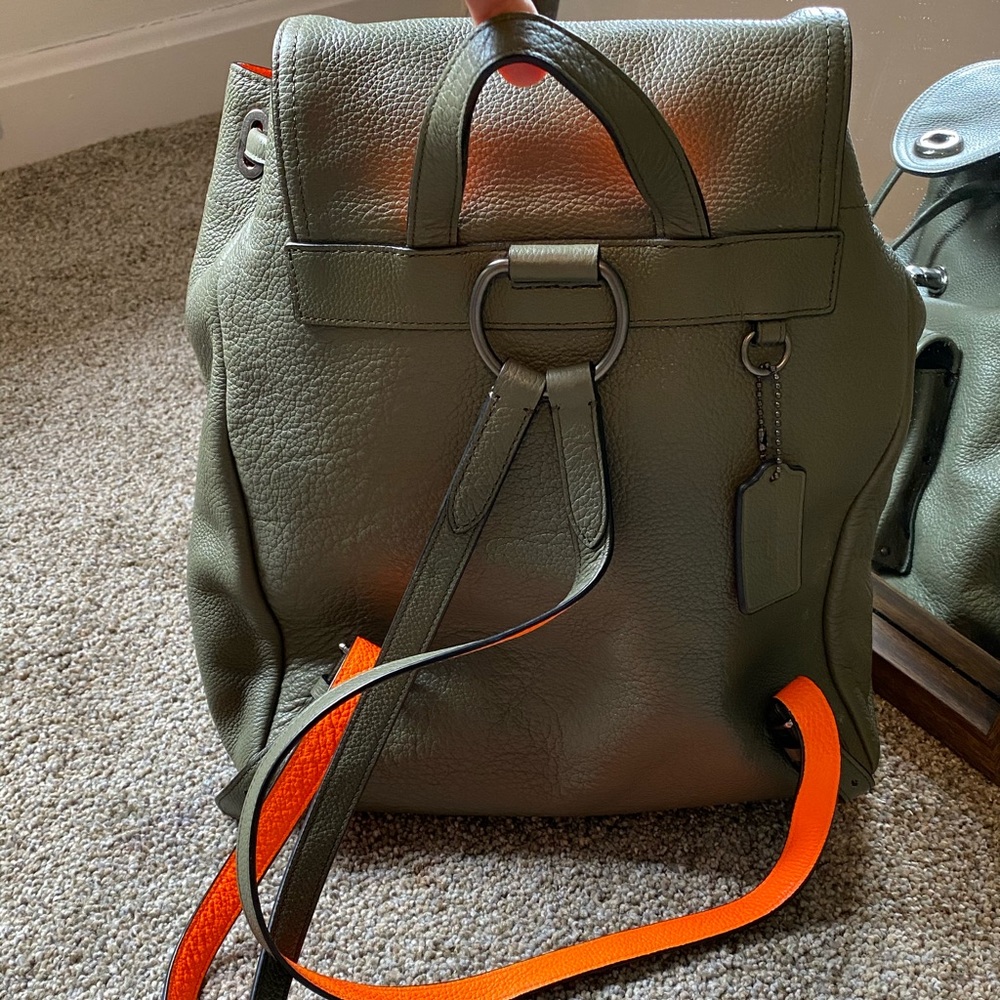 Coach leather backpack - Picture 2 of 4